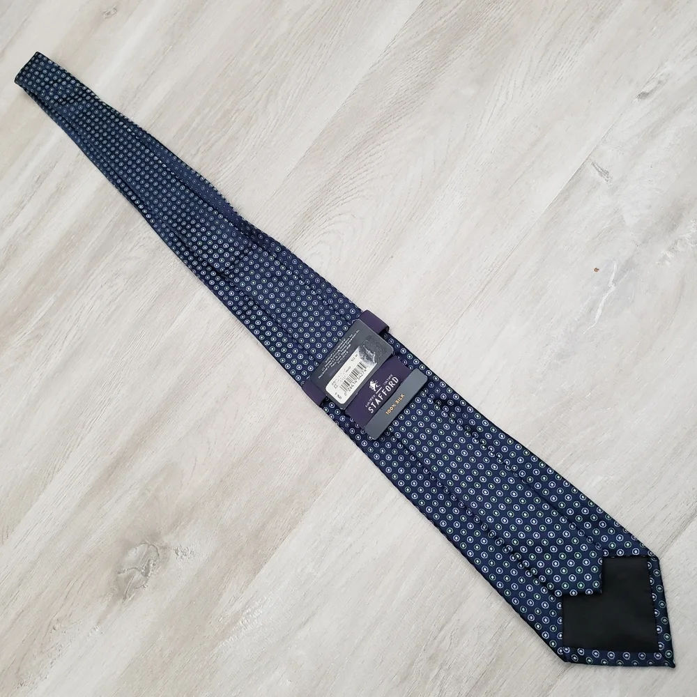 NEW Stafford 100% Silk Tie Circles Pattern
